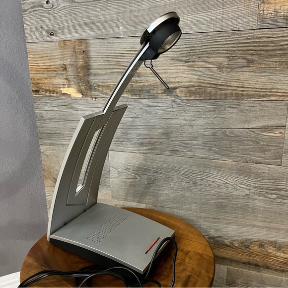 Adjustable (2x) & Extendable (3x) Table/Desk/Bed Reading Light - Picture 3 of 12